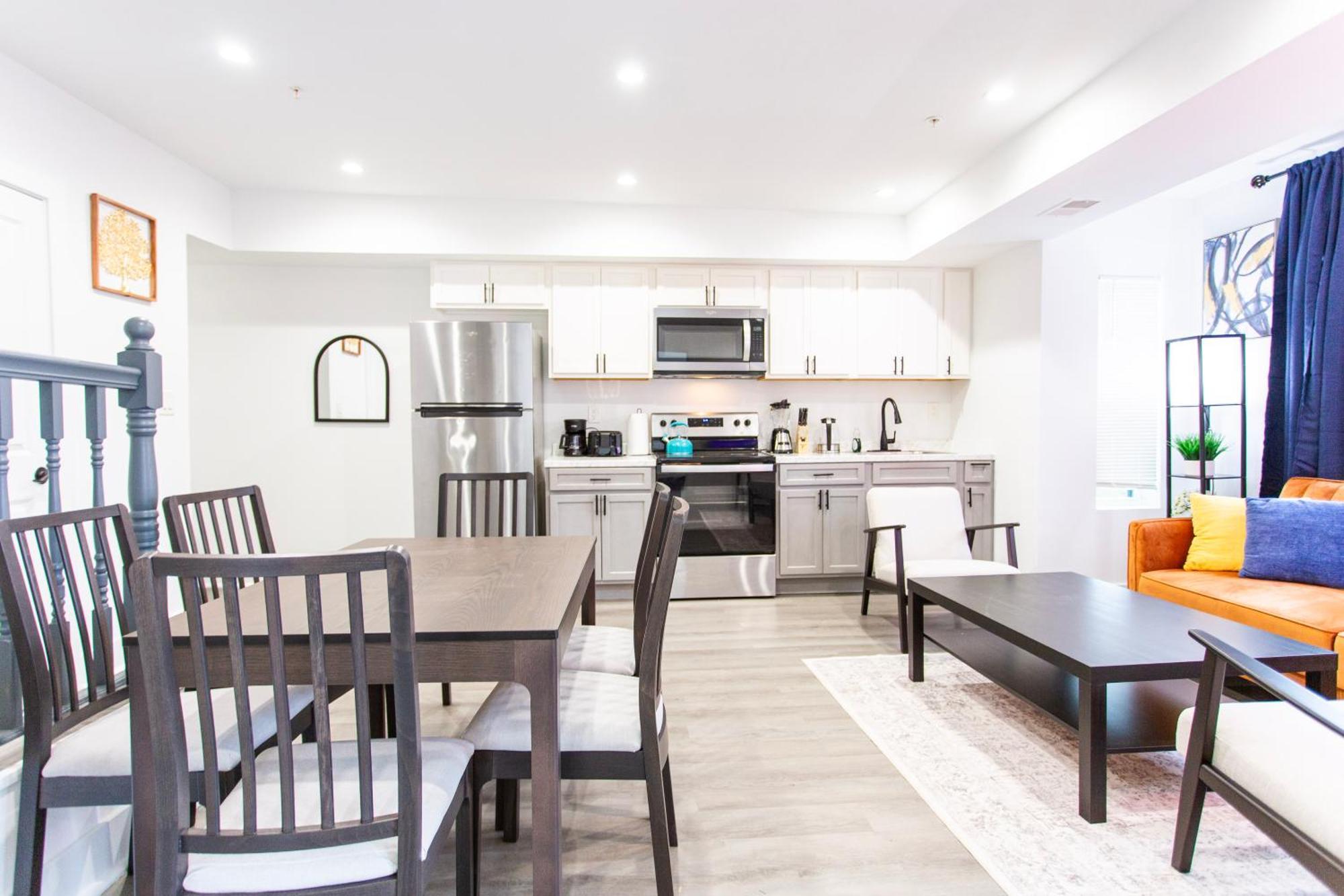 Elegant Petworth Escape 6 Bed Urban Retreat Apartment *